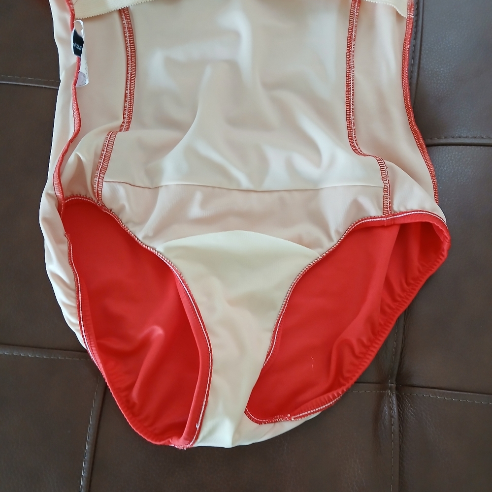 MIRACLESUIT Women's Trimshaper Averi‎ Allover Control One- Piece Swimsuit - Picture 7 of 9